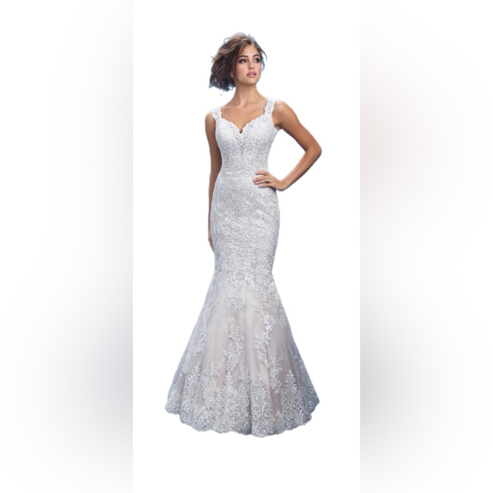 Allure Bridals Ivory Lace Wedding Gown
